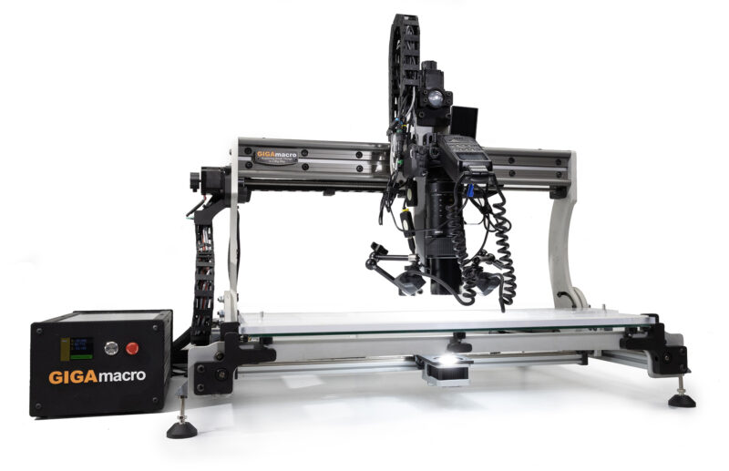 magnify2_2025_with_backlight_1920